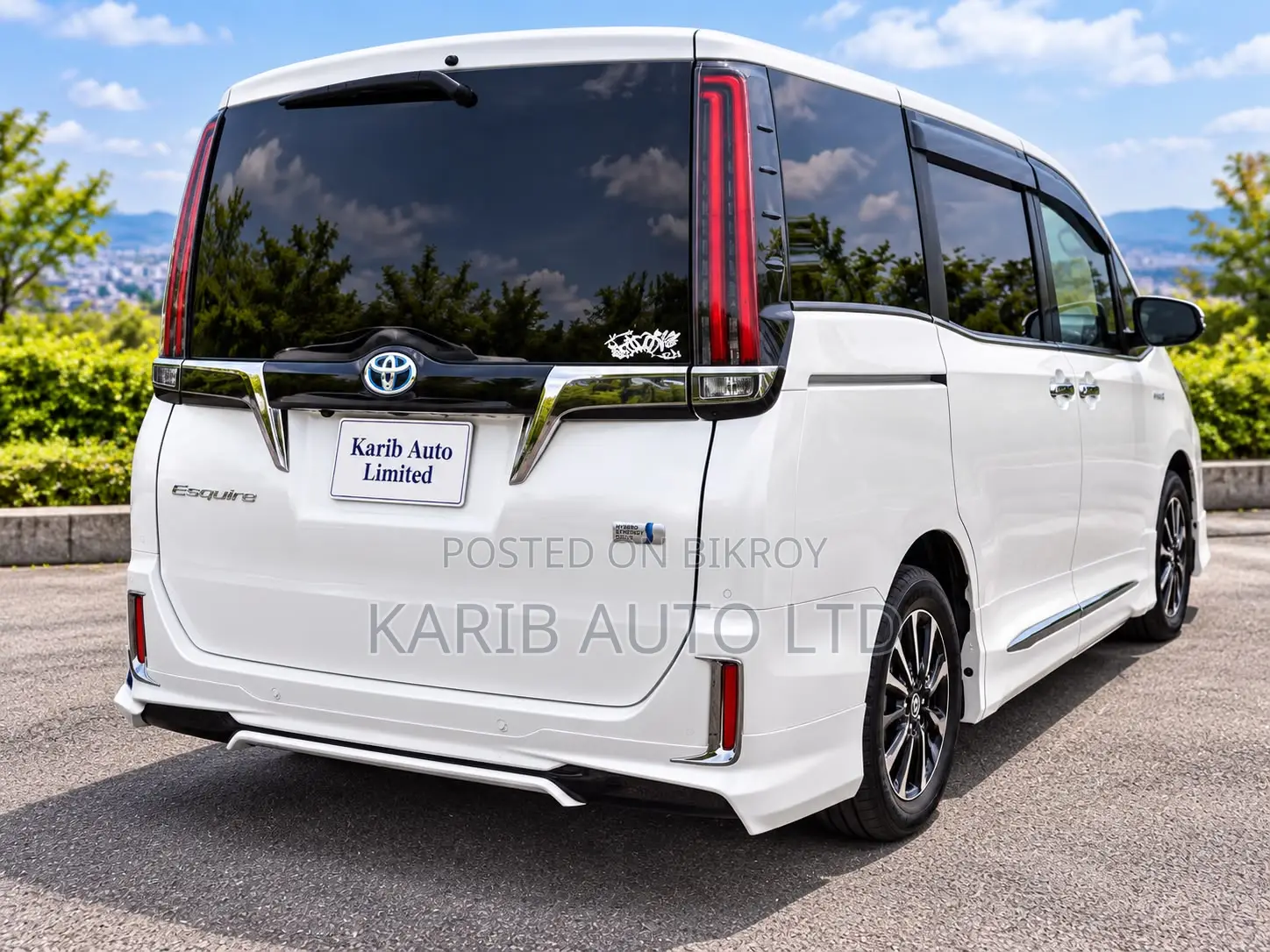 Toyota Esquire 1.8 Front-Wheel Drive Hybrid (7-seater) 2020 Pearl