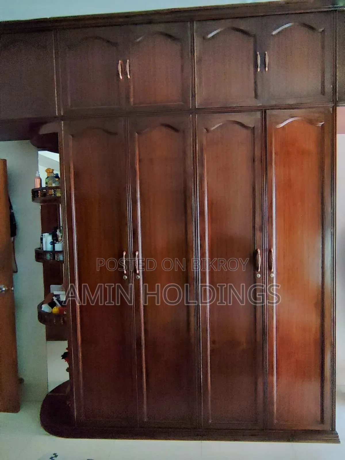 Furnished 3bdrm Apartment in Banglamotor for sale