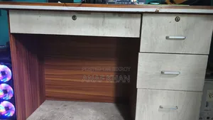 টেবিল বিক্রয়ের জন্য