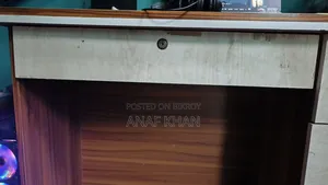 টেবিল বিক্রয়ের জন্য