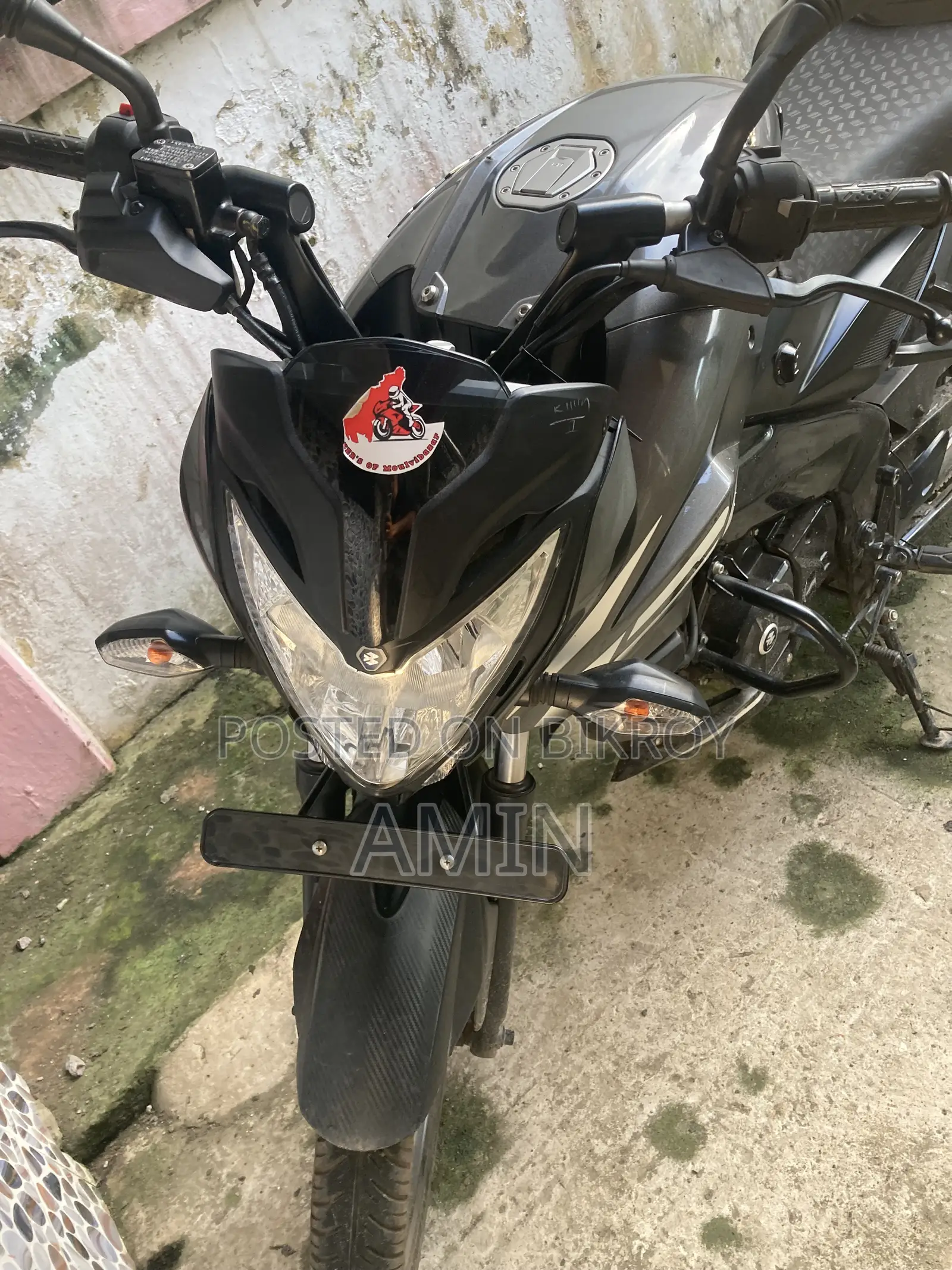 বাজাজ পালসার ১২৫ ২০২৪ গ্রে
