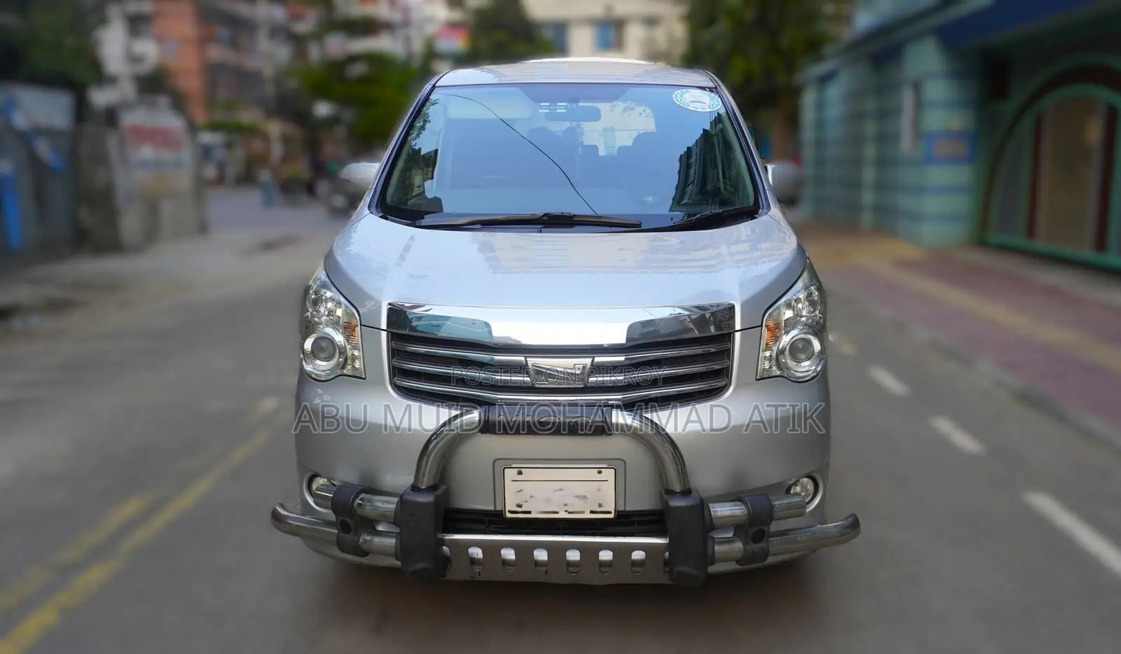 Toyota Noah 2.0 Front-Wheel Drive (7 Seater) 2016 Silver