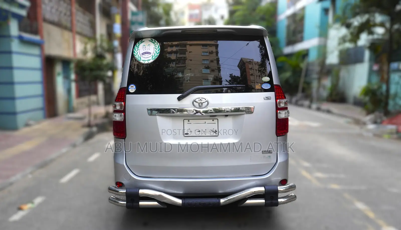 Toyota Noah 2.0 Front-Wheel Drive (7 Seater) 2016 Silver