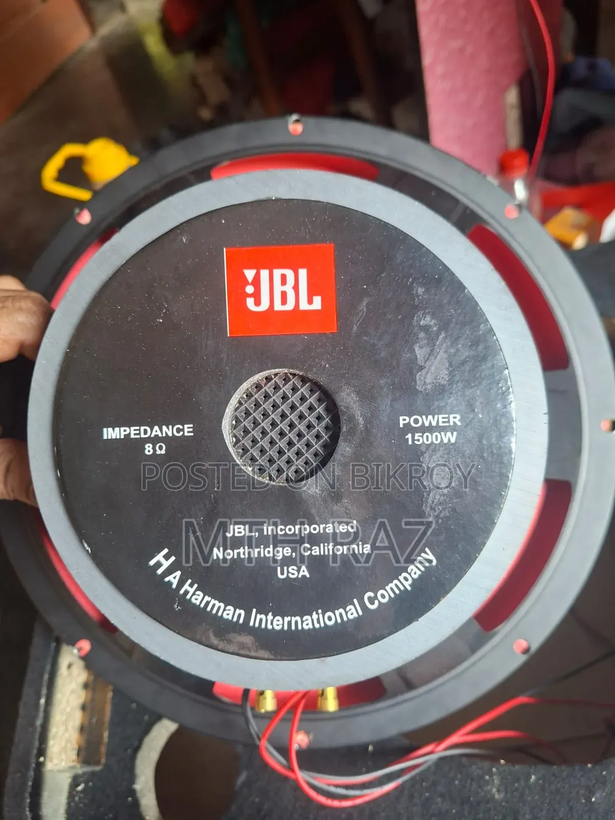 Amplifier with 12-inch speaker box