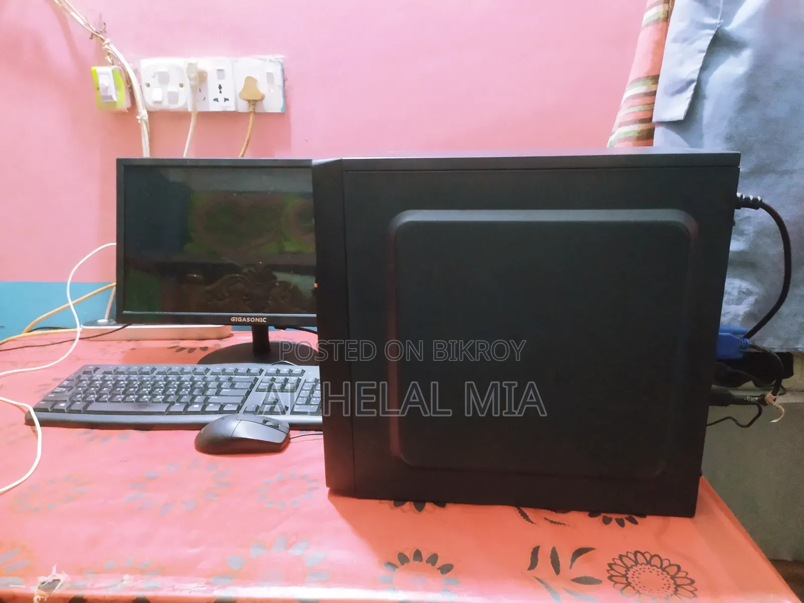 Desktop Computer Gigabyte GB-BKi3HA-7100 8GB Intel Core 3 HDD+SSD 750GB