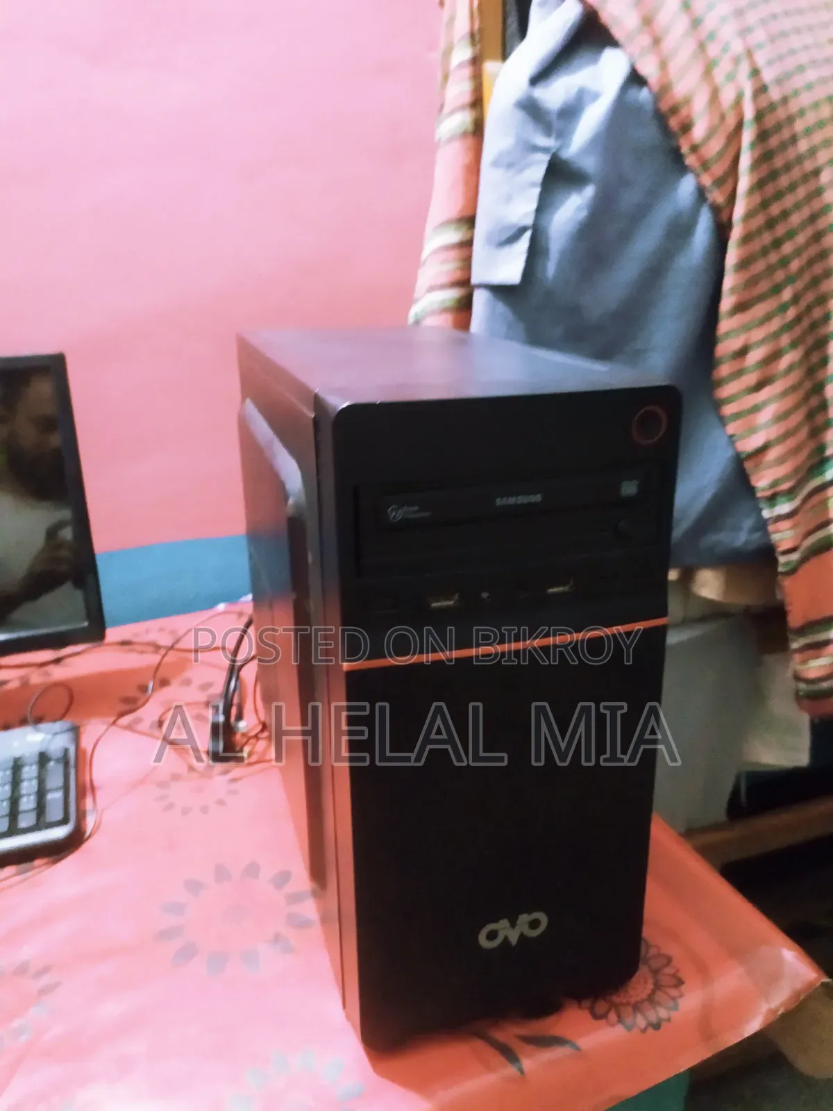 Desktop Computer Gigabyte GB-BKi3HA-7100 8GB Intel Core 3 HDD+SSD 750GB