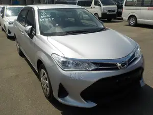 টয়োটা এক্সিও ২০২১ সাদা