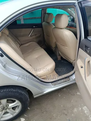 টয়োটা প্রিমিও ২০০৬ সিলভার