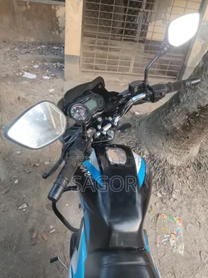 বাজাজ ডিসকভার ১২৫ ২০২২ নীল