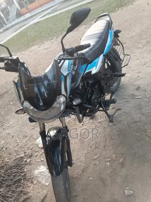 বাজাজ ডিসকভার ১২৫ ২০২২ নীল