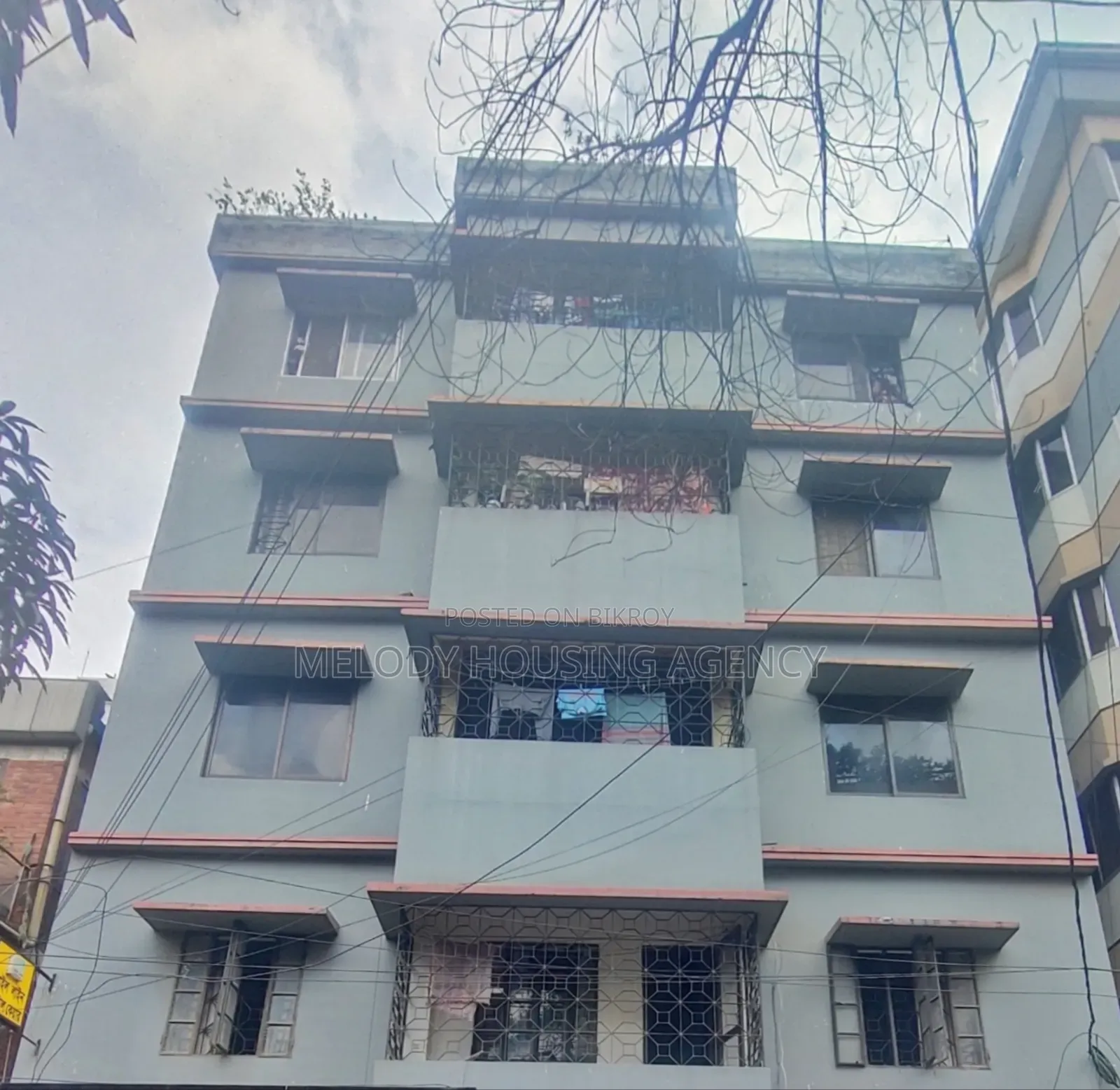 উত্তরায় ১৪ বেডরুমের বাড়ি বিক্রয়ের জন্য