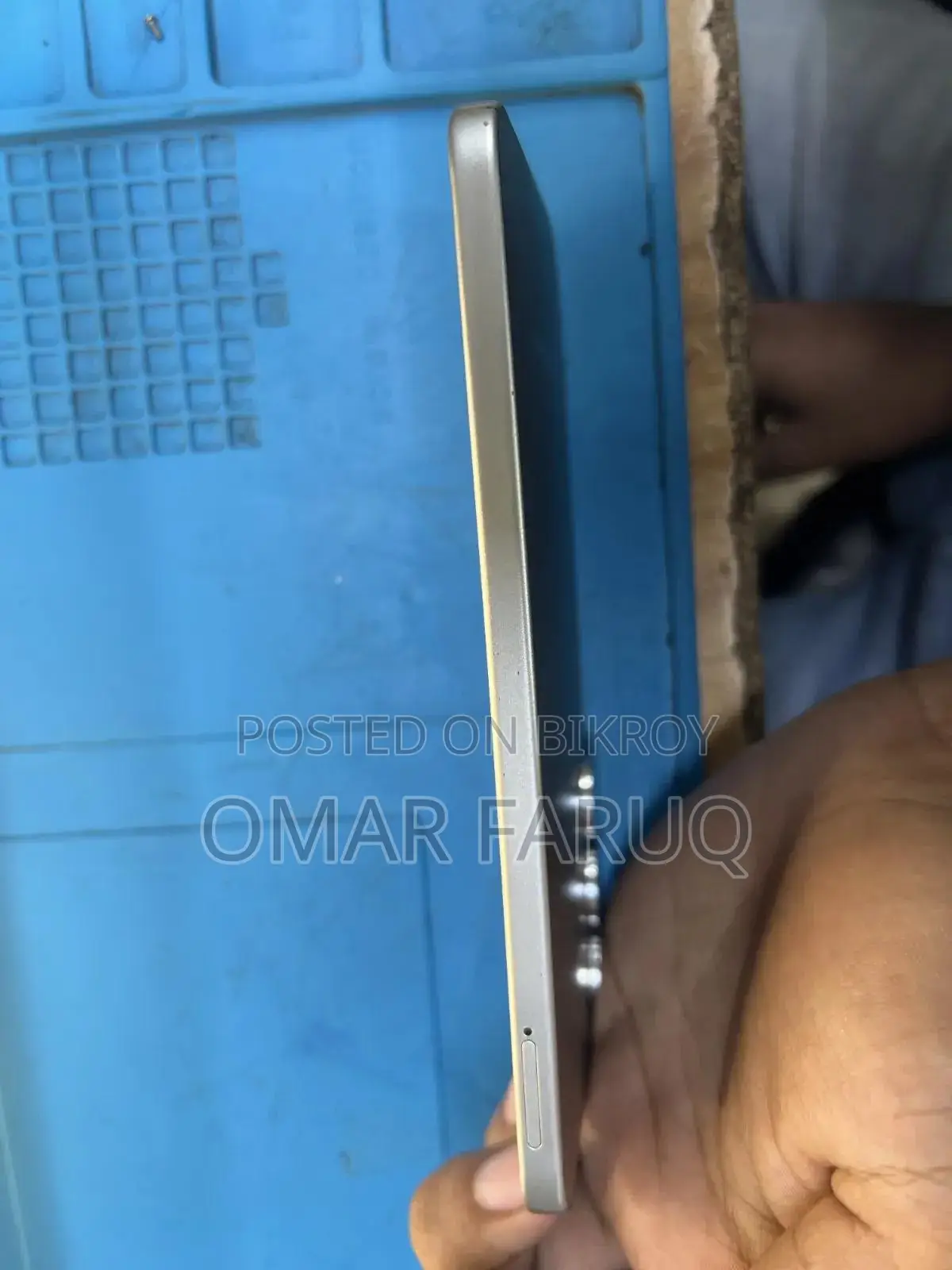 Tecno Spark 40 Pro 128 GB Silver