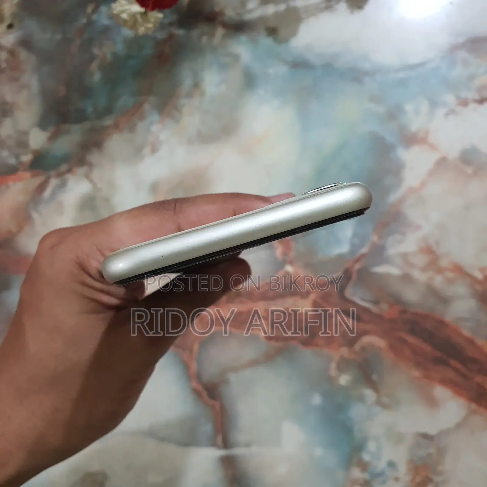 অ্যাপল আইফোন ১১ ১২৮ জিবি হোয়াইট