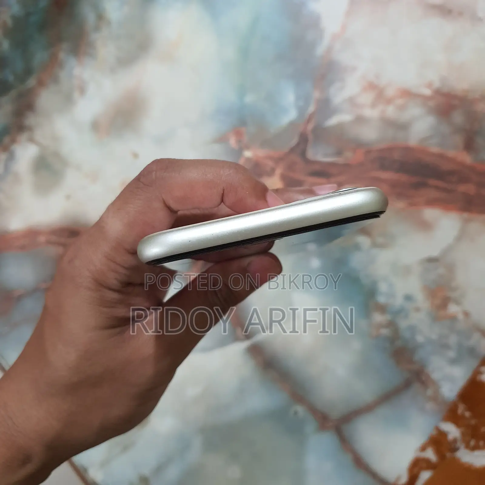 অ্যাপল আইফোন ১১ ১২৮ জিবি হোয়াইট