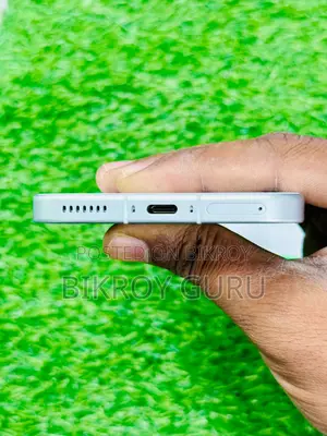 আইকিউওও ১৫ ৫১২ জিবি সাদা