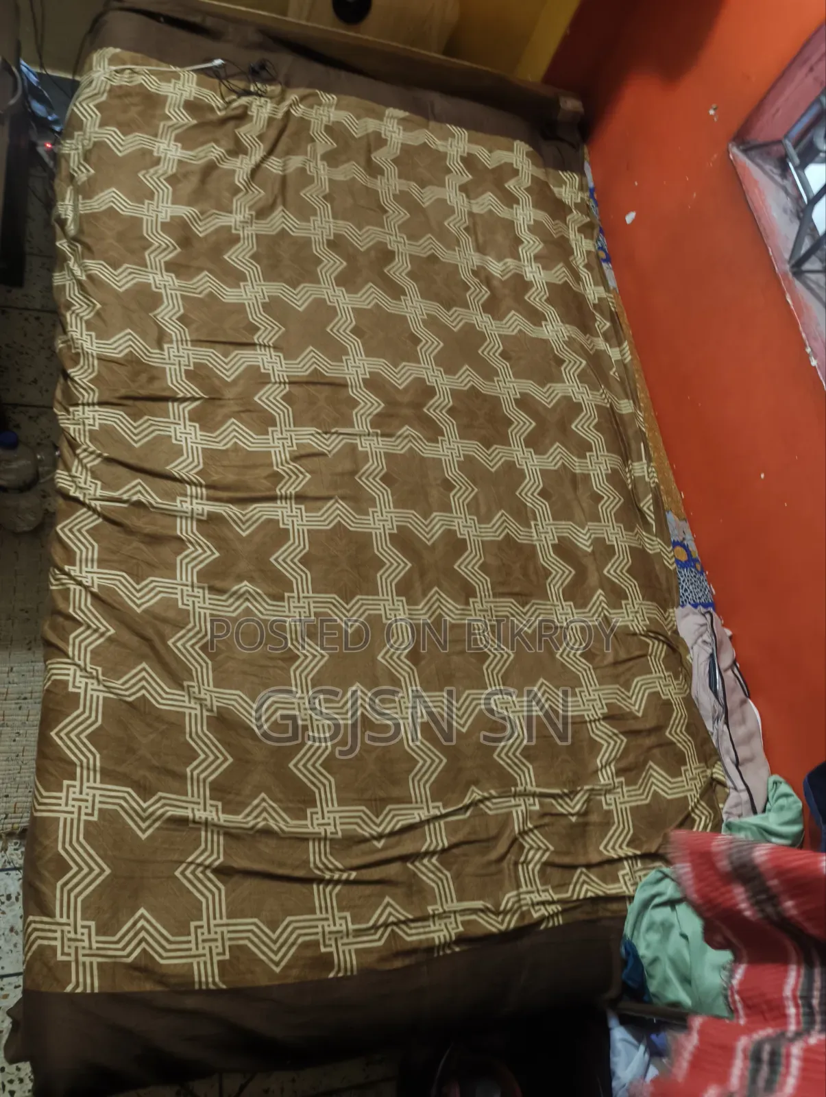 সিমি-ডাবল চকি বিক্রি করা হবে