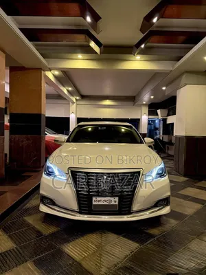 টয়োটা ক্রাউন ২০১৬ পার্ল
