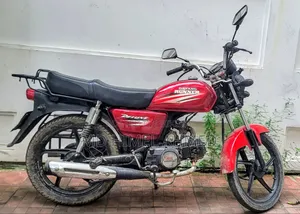 রানার এডি৮০এস-ডিল্যাক্স ২০১৫ লাল