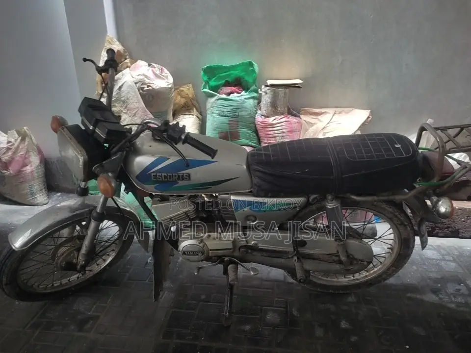 Yamaha 1990 Silver