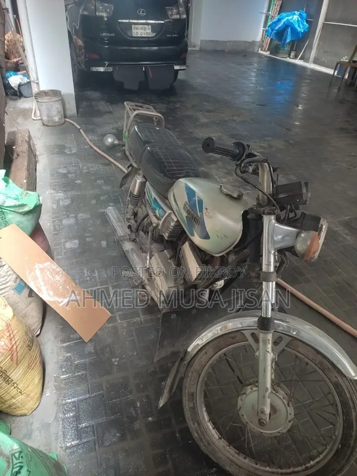 Yamaha 1990 Silver