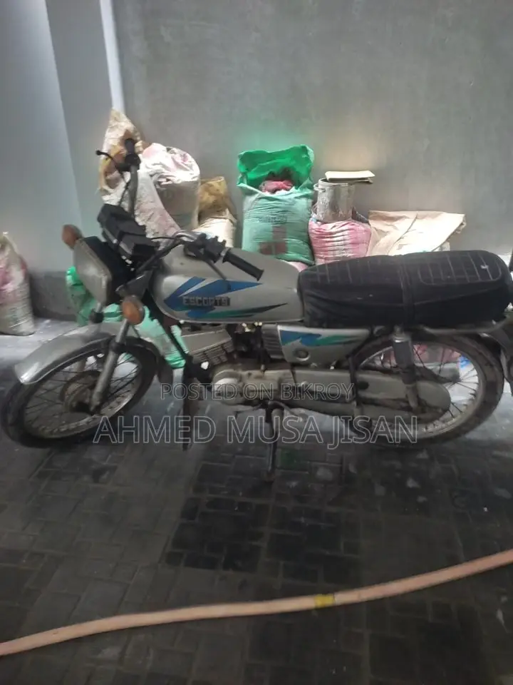 Yamaha 1990 Silver