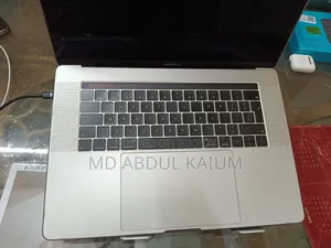 Laptop Apple MacBook Pro 2018 16GB Intel Core i7 SSD 256GB