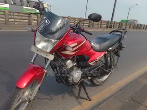 ইয়ামাহা ওয়াইবিআর ২০১০ লাল