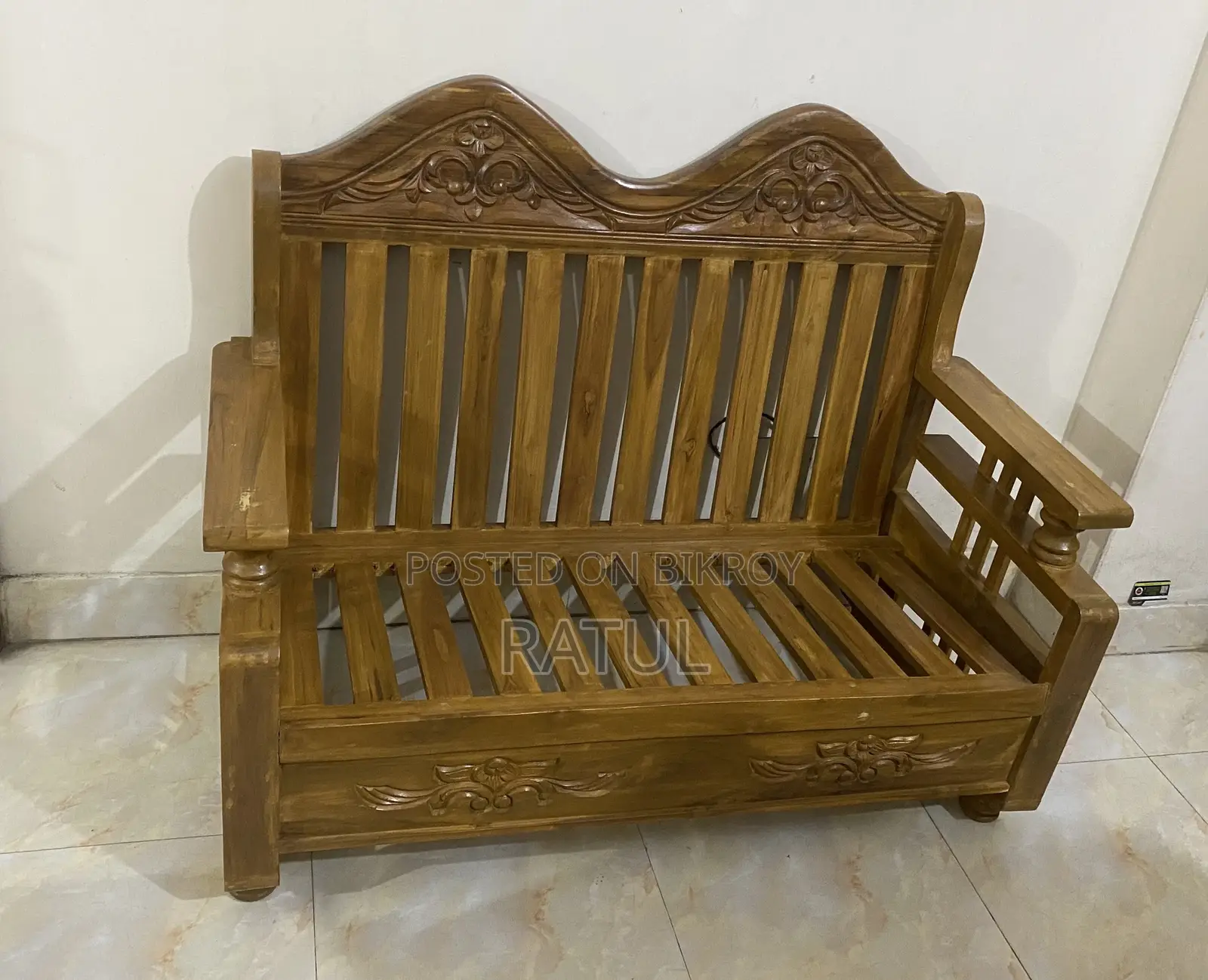 Very Good Quality 5-Seater Wooden Sofa Set for Sale