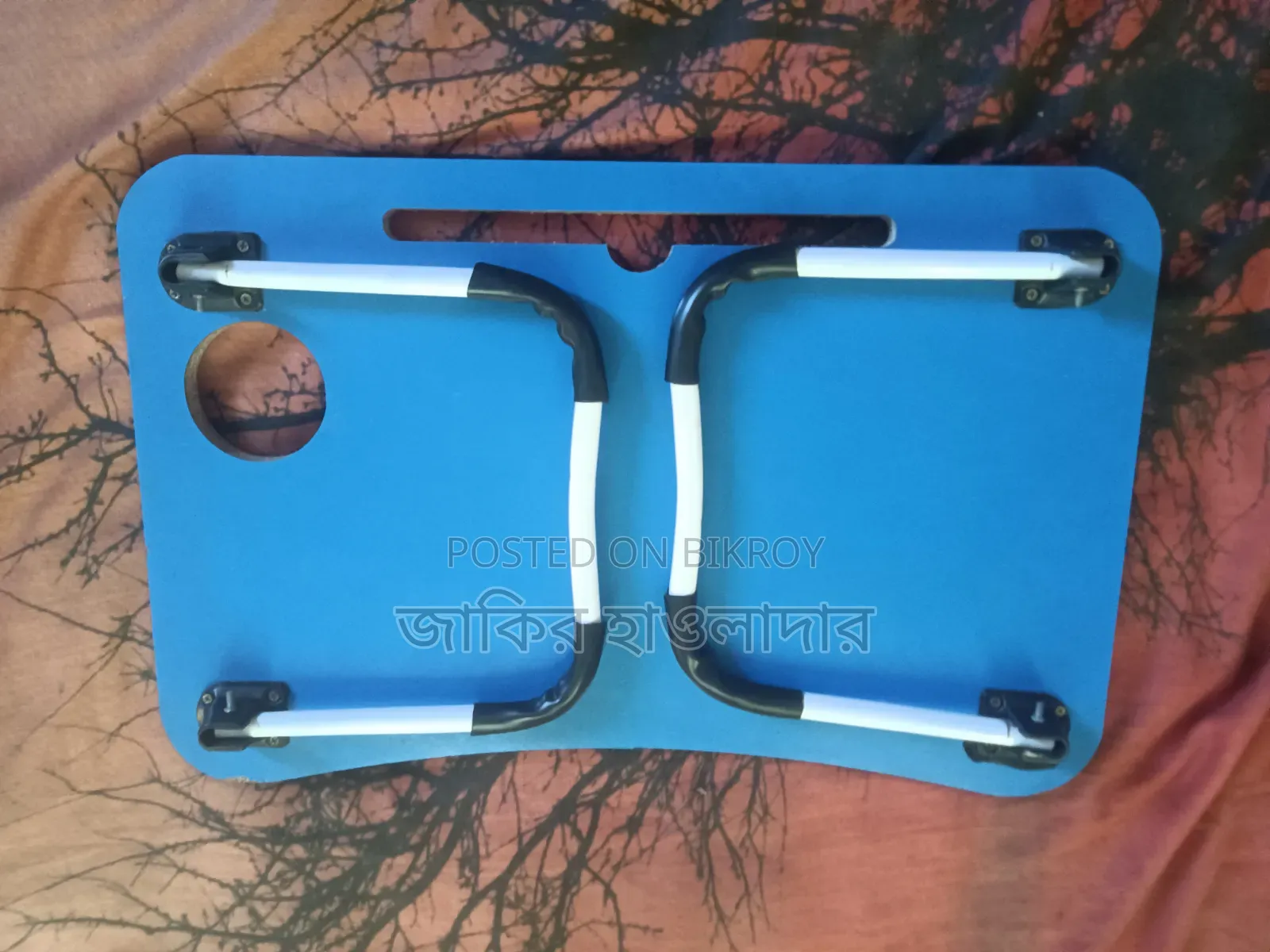 আমি বড় টেবিল কিনবো তাই বিক্রি করে দিচ্ছি