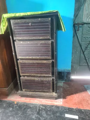 ওয়ারড্রব বিক্রি হবে