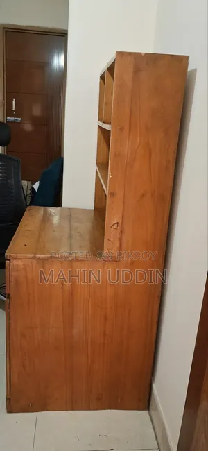 জরুরী বিক্রি মেহেগুনি কাঠের টেবিল