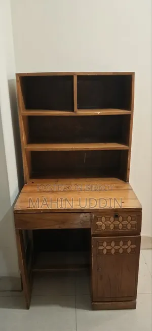 জরুরী বিক্রি মেহেগুনি কাঠের টেবিল