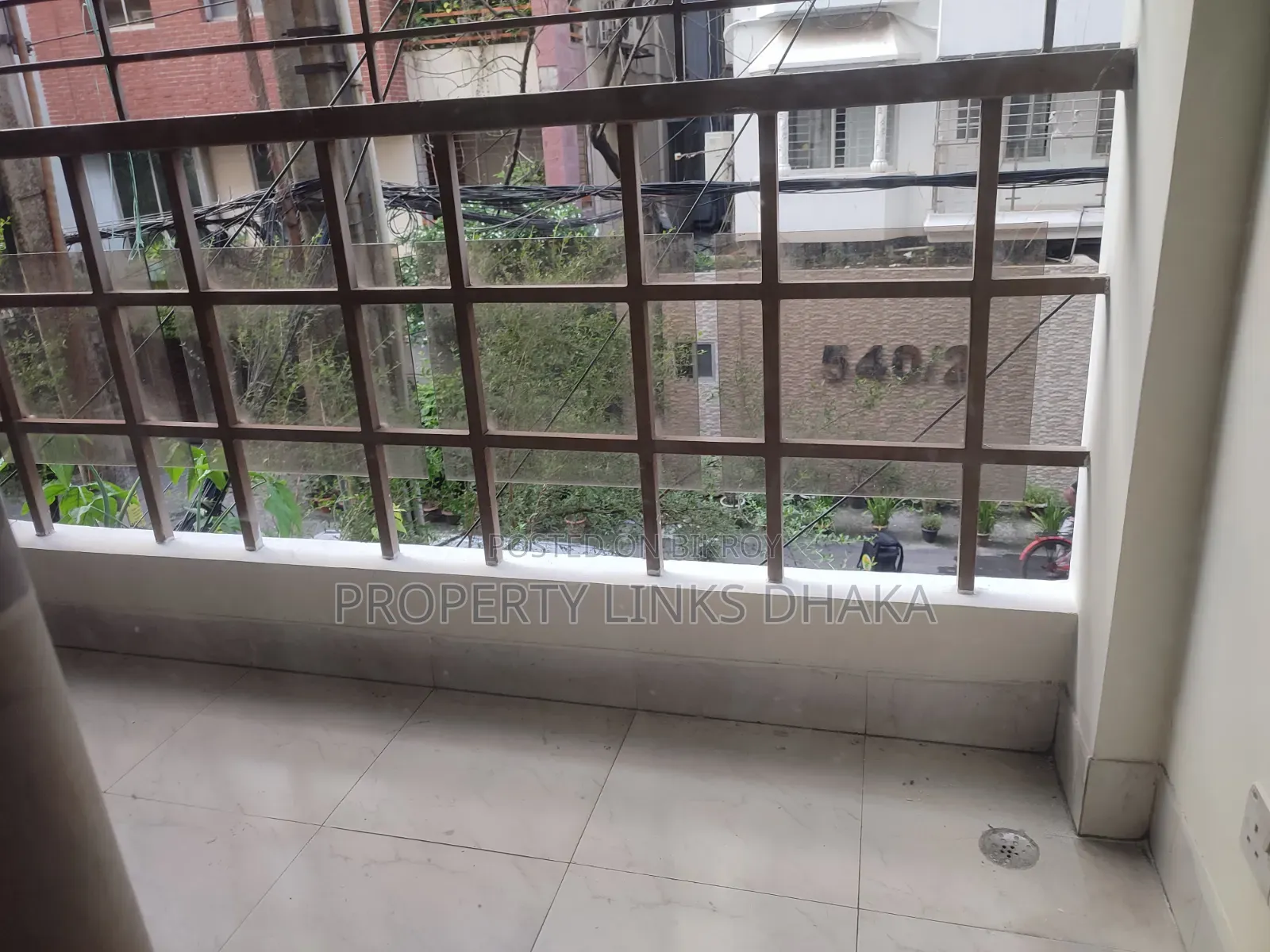 Furnished 3-Bedroom Apartment in Banani DOHS for rent