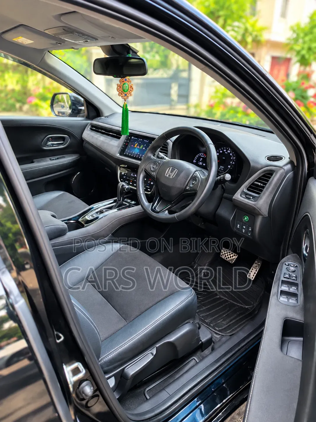 Honda Vezel 1.5 Two-Wheel Drive 2016 Black