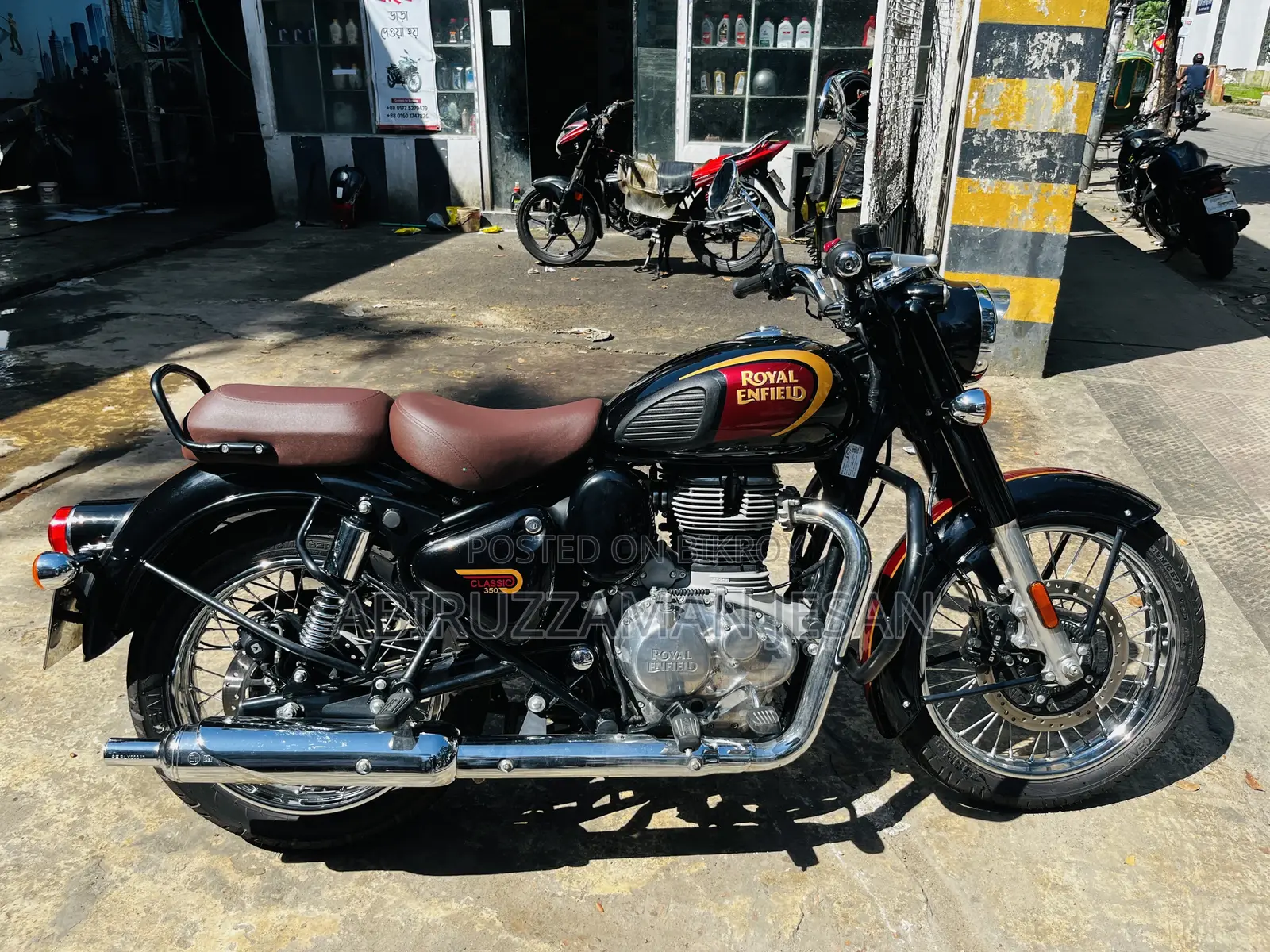 Royal Motorcycle 2025 Black