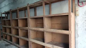 কাঠের রেক গুলো জরুরী বিক্রয় করা হবে।