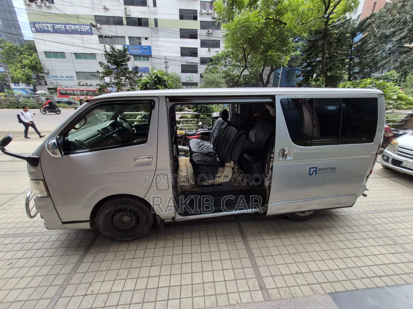 Toyota Grand HiAce 2002 Silver