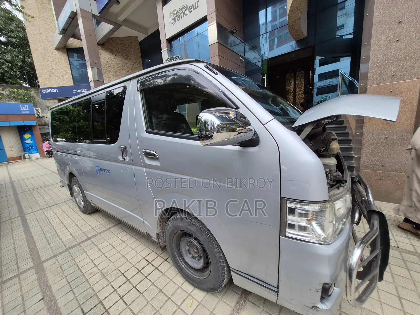Toyota Grand HiAce 2002 Silver