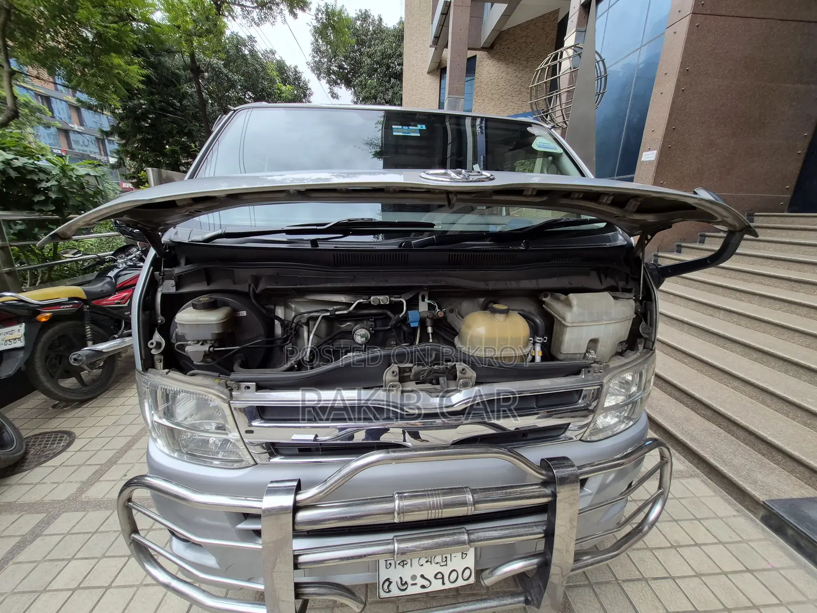Toyota Grand HiAce 2002 Silver