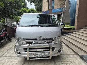 Toyota Grand HiAce ২০০২ সিলভার