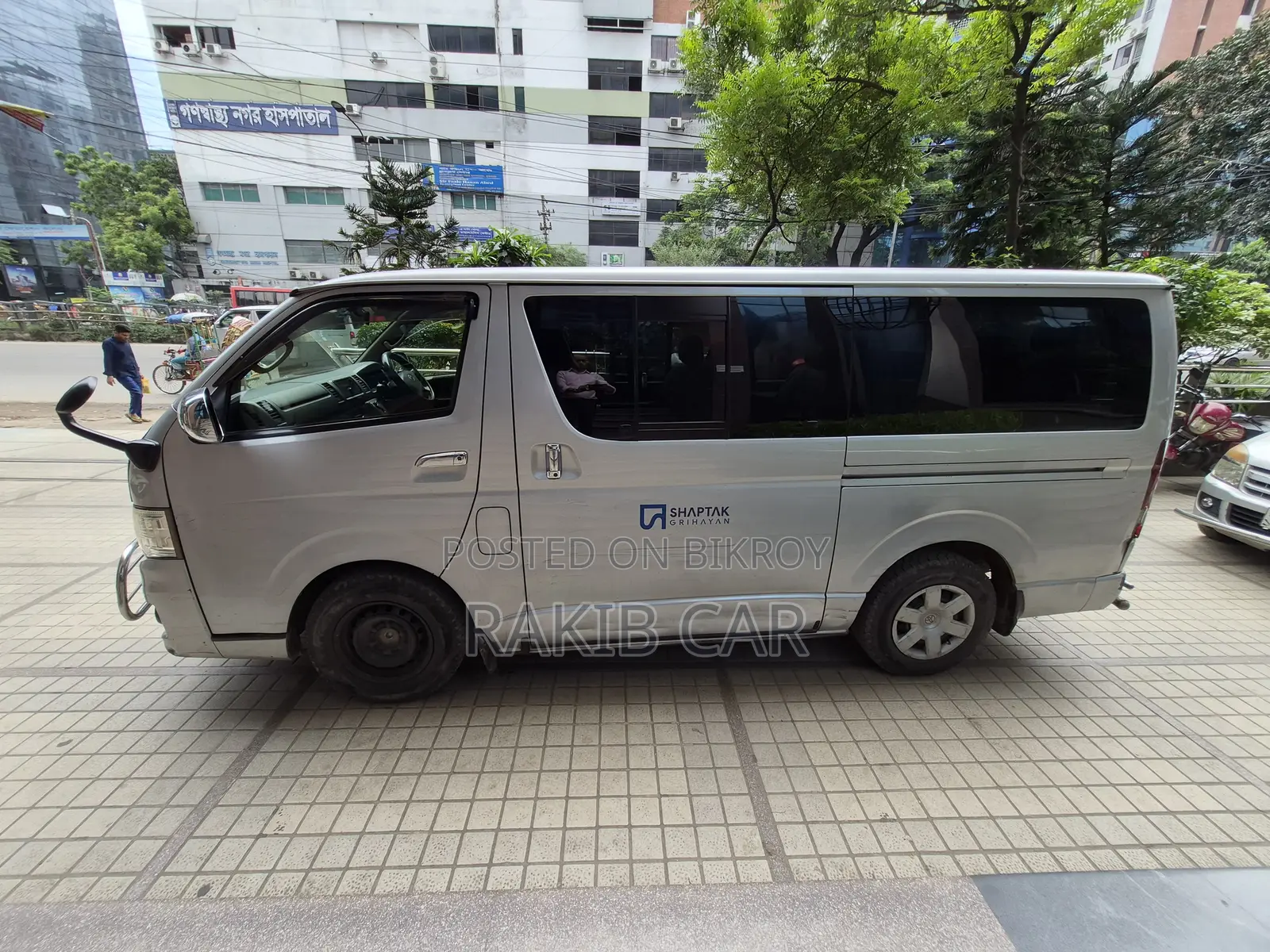 Toyota Grand HiAce 2002 Silver