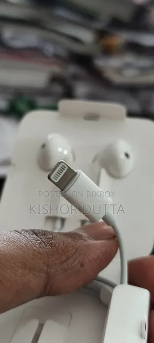Apple EarPods With Lightning Connector