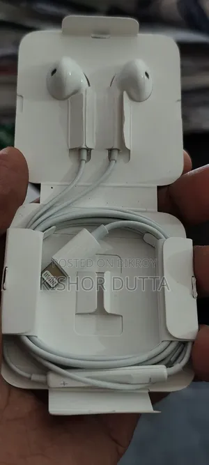 Apple EarPods With Lightning Connector