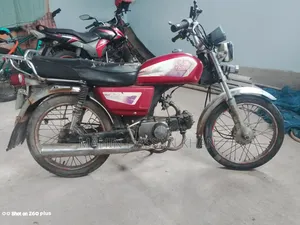 Dayang DY125-28 2008 Red