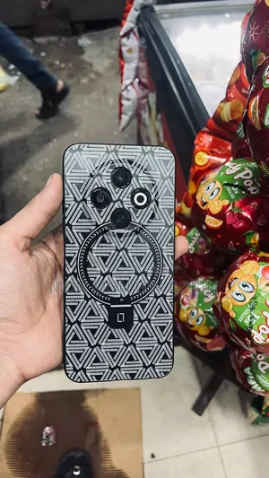 টেকনো স্পার্ক ৩০সি ১২৮ জিবি হোয়াইট
