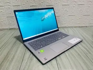 Laptop Asus 3GB Intel SSD 256GB