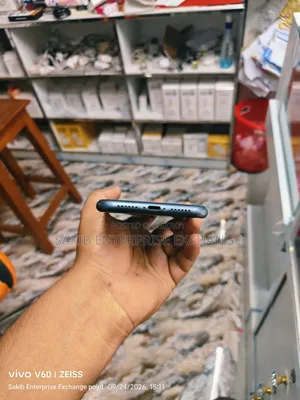 অ্যাপল আইফোন ১১ ৬৪ জিবি ব্ল্যাক