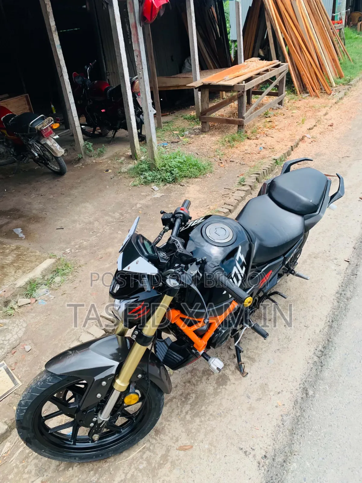 Runner Bolt 165R 2021 Black