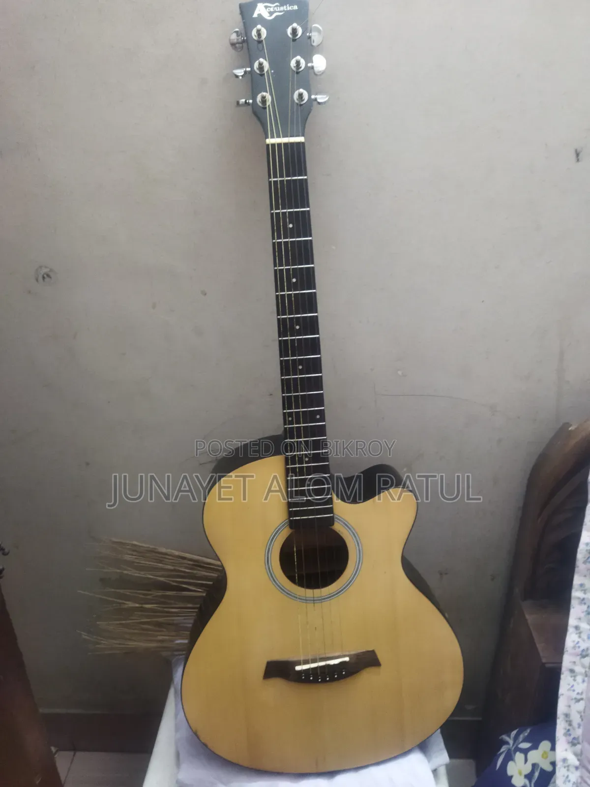 Acoustica Guitar