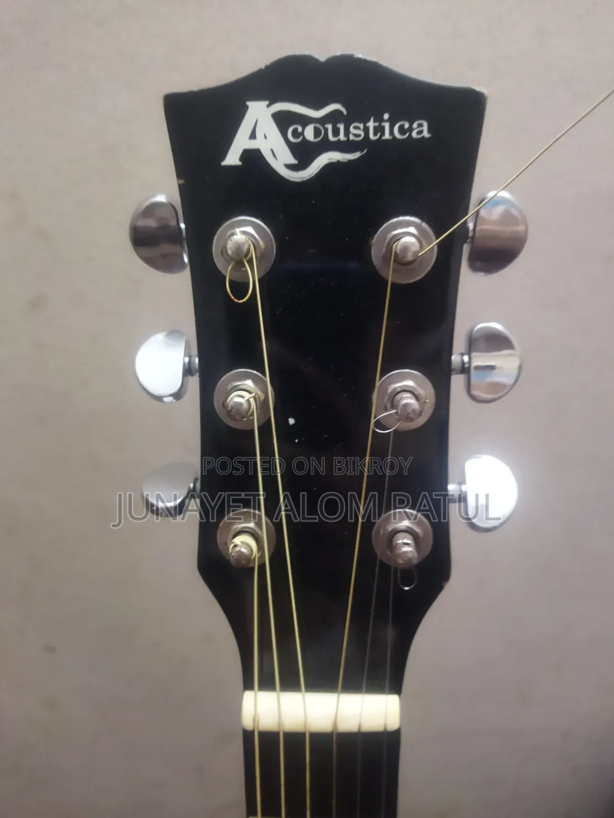 Acoustica Guitar